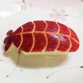 ☆くるみるく☆'s cooksnap of when they made りんごでにぎり寿司！（エビ、飾り切り）.