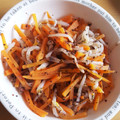 ♪かもみーる♪'s cooksnap of when they made にんじんともやしのゆかり和え.