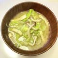 azbjbn's cooksnap of when they made キャベツとお揚げのお味噌汁.