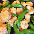 kiiorii's cooksnap of when they made エビとスナップえんどうの塩炒め.
