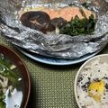 yo sweet's cooksnap of when they made 秋鮭きのこホイル蒸し！菊菜と豆腐のおつゆ.