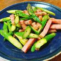 ちゃちゃまる26's cooksnap of when they made 厚切りベーコンとアスパラの炒めもの☆.