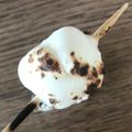 Yokchina's cooksnap of when they made コンロで簡単焼きマシュマロ.