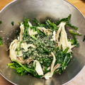 kuishinboF's cooksnap of when they made 春菊と舞茸のダシダ和え.