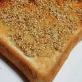 ひぃたろぉ～♪'s cooksnap of when they made いり胡麻蜂蜜オリーブオイル黒胡椒トースト.