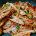 Mi〜o☆'s cooksnap of when they made ✨鶏もも肉と茸のオイスターカレー炒め✨.