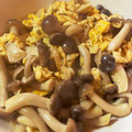 きおら+-22's cooksnap of when they made 簡単！しめじと卵のオイマヨ炒め.