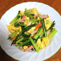 にゃみるの's cooksnap of when they made ご飯もりもり♡小松菜と人参＆卵炒め.