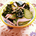 hitomi♪＊'s cooksnap of when they made きゅうりの酢の物★わかめとかにかま.