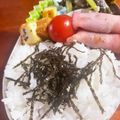 なーなちゃん's cooksnap of when they made *一口めから具と一緒☆梅おかかおにぎり*.