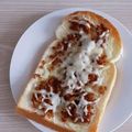 アクセル☆'s cooksnap of when they made 美味しい　カレーそぼろのチーズトースト.