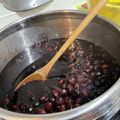 イシス女神's cooksnap of when they made ＊圧力鍋で簡単黒豆＊.