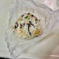 komutatata's cooksnap of when they made ガリと塩昆布のおにぎり♪.