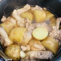 OTO☆HANA's cooksnap of when they made 手羽元とお芋のあっさりニンニク煮.
