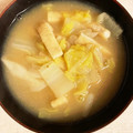 ˚✧₊⁎ゆう˚✧₊⁎'s cooksnap of when they made 温まる〜♬ 油揚げと白菜の味噌汁.