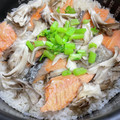 さんちゃん（╹◡╹）'s cooksnap of when they made 塩鮭としめじの炊き込みご飯.