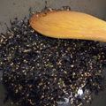 JRまりん's cooksnap of when they made おにぎりにも☆しそひじきのふりかけ.