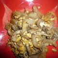 Lemon0790's cooksnap of when they made 舞茸、玉ねぎ、卵のオイスター炒め.