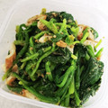 どらクック♪'s cooksnap of when they made 副菜の定番☆小松菜とちくわのごま和え.
