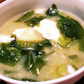 こずっぺ's cooksnap of when they made 長ネギとわかめと豆腐と揚げのみそ汁.