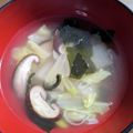 ★smiling★'s cooksnap of when they made 白菜とネギとワカメのスープ.