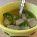 ねみねみ's cooksnap of when they made ♥ハヤトウリor蕪とウインナーのスープ煮.