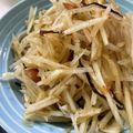 キュキュットさん's cooksnap of when they made 塩こんぶ、鰹節、梅干しで、旨い大根サラダ.