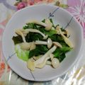 くネコまろす's cooksnap of when they made レタスとブナピーのポン酢炒め.