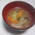 きらり流れ星's cooksnap of when they made 人参と大根としめじの味噌汁。簡単です。.