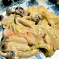maki_08's cooksnap of when they made 簡単！鮭としめじのクリーム煮.