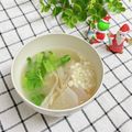 ゆづキッチン's cooksnap of when they made 舞茸と大根の葉の味噌汁.