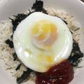 Yokchina's cooksnap of when they made 目玉焼きとｺﾁｭｼﾞｬﾝで小どんぶり♪.