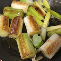 葉月優希's cooksnap of when they made ネギ大量消費♪九条ネギのベーコン炒め.