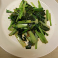ピーナッツ子♪'s cooksnap of when they made こむらがえり対策！わかめと小松菜の炒め物.