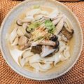 kdm915's cooksnap of when they made 鶏もも肉にゴボウとシメジの激ウマうどん.