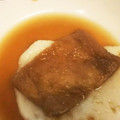 ☆すまいりぃ☆'s cooksnap of when they made きつねうどんのお揚げと餅で♪レンジ餅巾着.