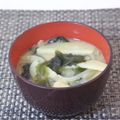 スタイリッシュママ's cooksnap of when they made 玉ねぎじゃがいもわかめの味噌汁.