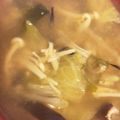 クックS5N2AF☆'s cooksnap of when they made 豆腐とわかめの味噌汁.