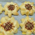ゆうかりおん's cooksnap of when they made 惣菜パン・可愛いひまわりハンバーグパン.