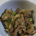 すずなまり's cooksnap of when they made まいたけと豚こま肉のめんつゆバター炒め.