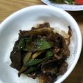 みぃくんのママ's cooksnap of when they made 簡単♪ピーマンとごぼうの牛丼.
