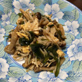 リンダA's cooksnap of when they made きのことわかめの卵炒め.