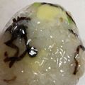 snow012's cooksnap of when they made 女子子供ウケ抜群☆チーごまこんぶおにぎり.