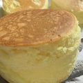 ★★kuma★★'s cooksnap of when they made メレンゲで作る♫厚焼きスフレパンケーキ.