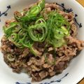 ☆hiroppy☆'s cooksnap of when they made すき家風？！簡単ネギ玉牛丼！.