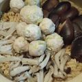 SPI2's cooksnap of when they made サッポロ一番 たっぷりきのこのつくねなべ.
