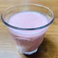 あっちゃんキッチン♪'s cooksnap of when they made 【進化版】懐かしのバナナジュース(苺入).
