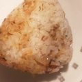 クックS5N2AF☆'s cooksnap of when they made 【保育園おやつ】おかか塩昆布おにぎり.