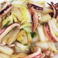 yuntaimama's cooksnap of when they made 今が旬！いかと白菜のニンニク醤油炒め.