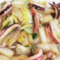yuntaimama's cooksnap of when they made 今が旬！いかと白菜のニンニク醤油炒め.